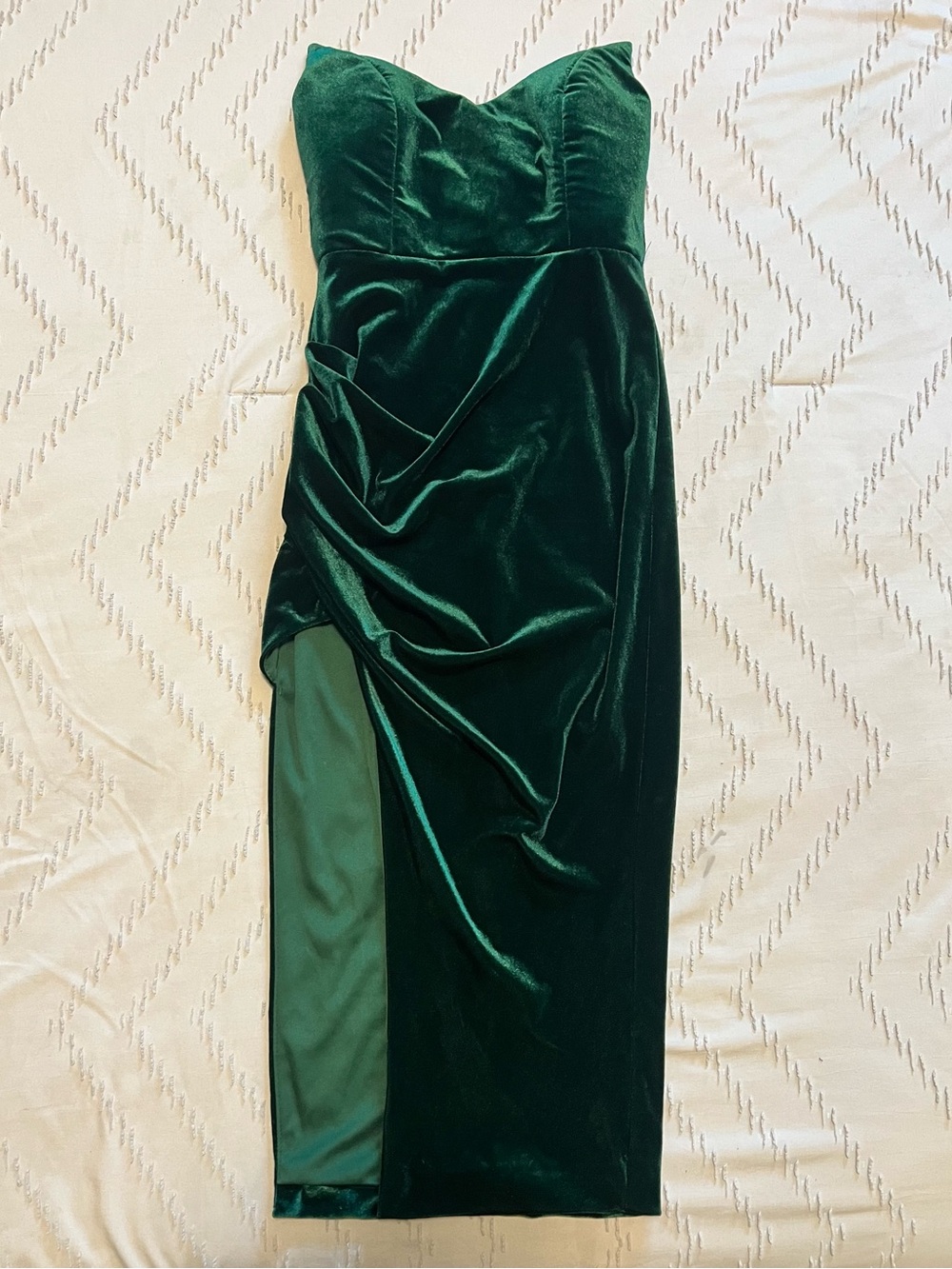 Fashion Nova Emerald Green Velvet Strapless Sweetheart Dress